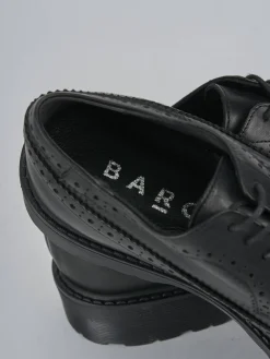 Stringata tacco 2 cm nero pelle