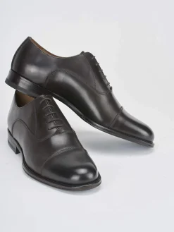 Stringata tacco 2 cm testa pelle