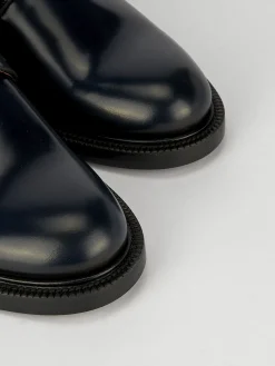 Stringata tacco 2cm blu pelle