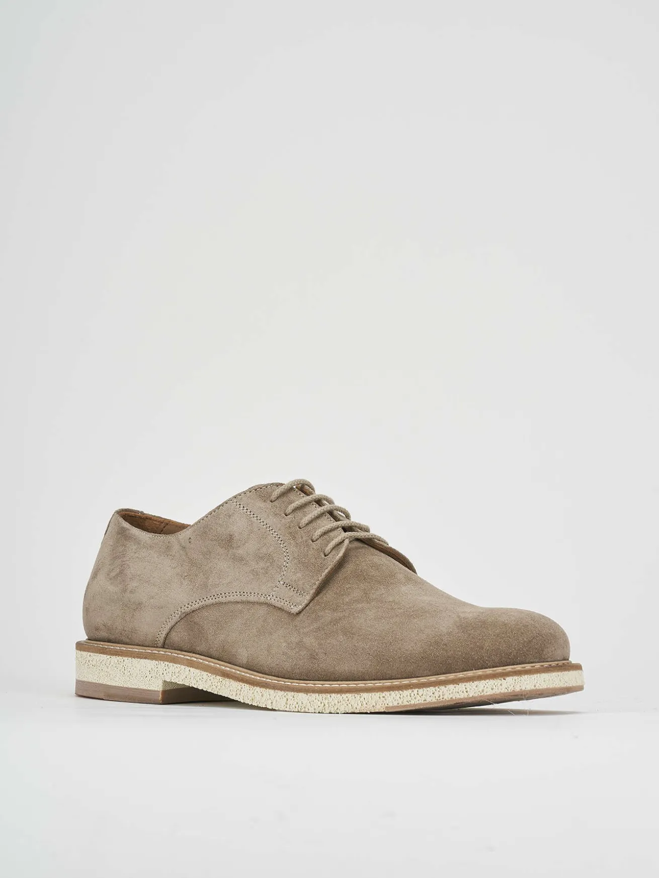 Stringate beige camoscio