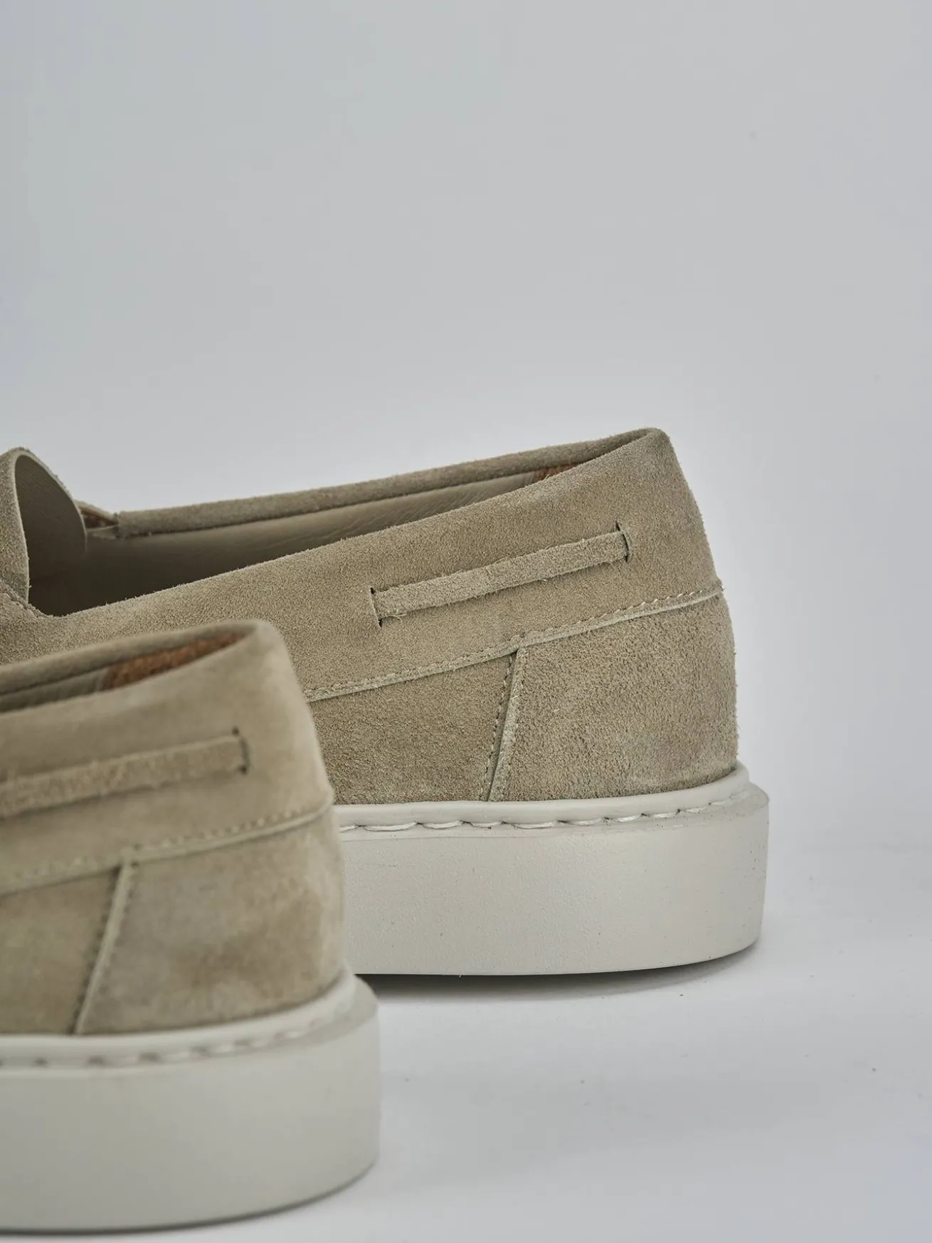 Stringate camoscio beige