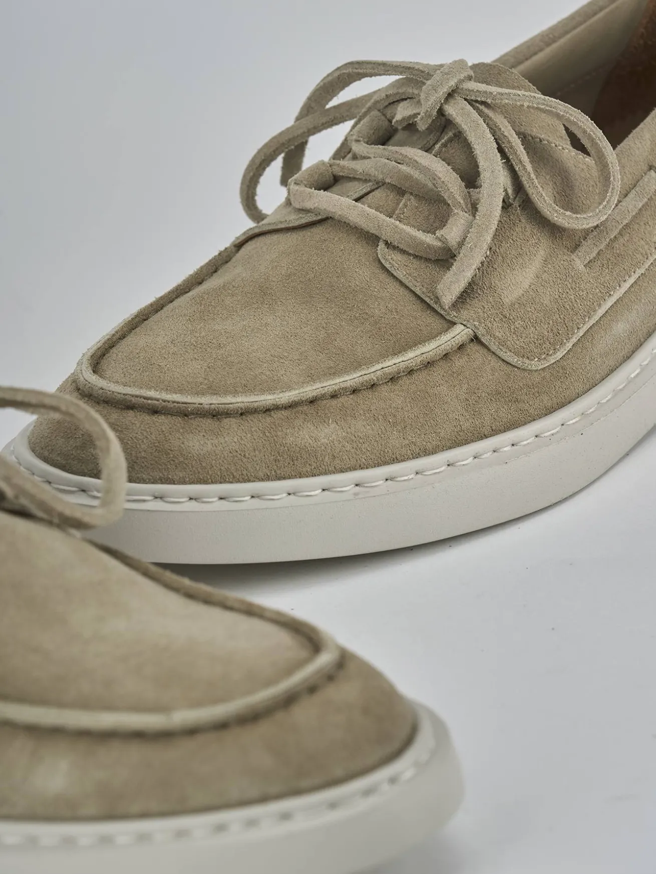 Stringate camoscio beige