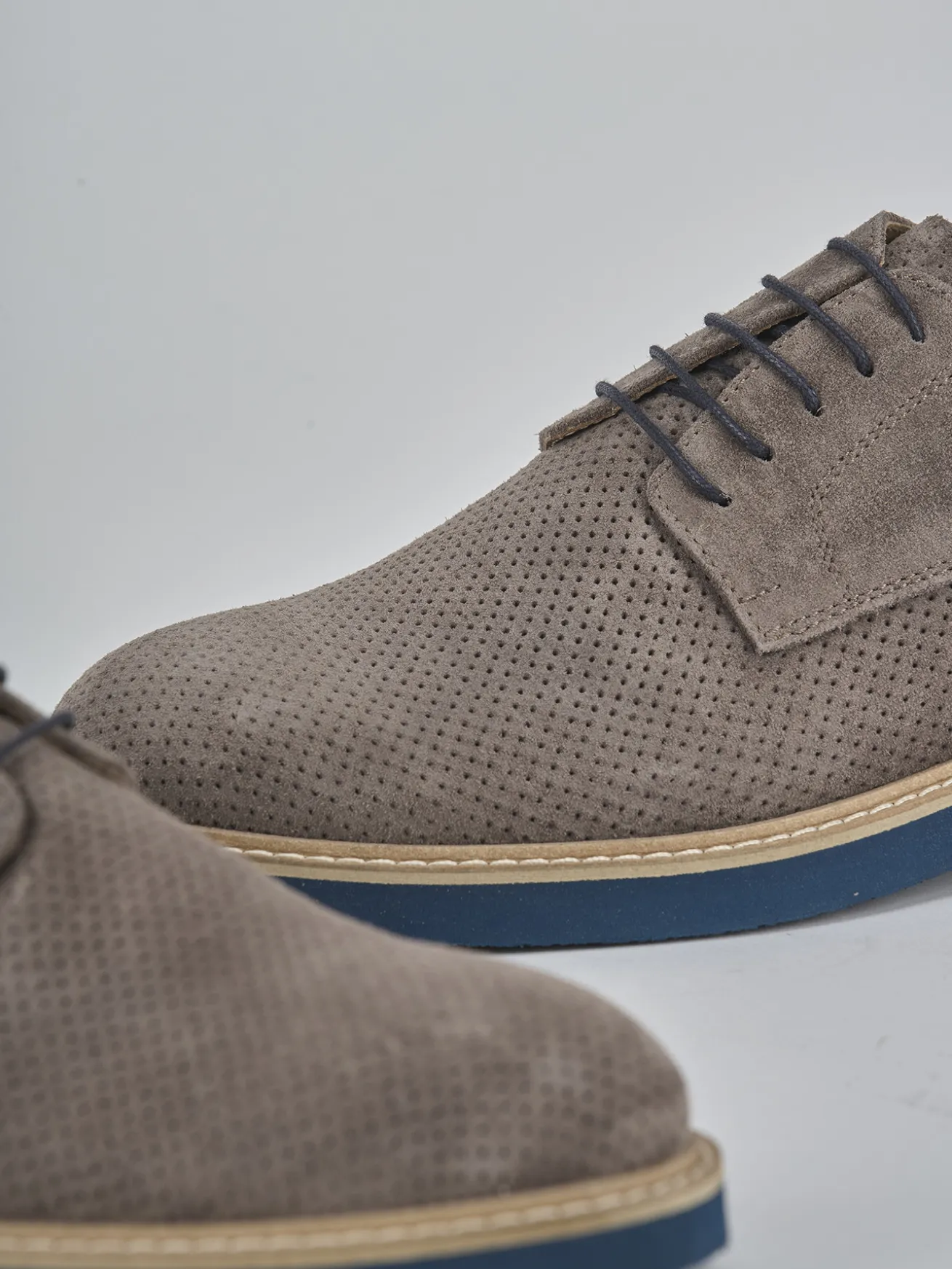 Stringate camoscio beige