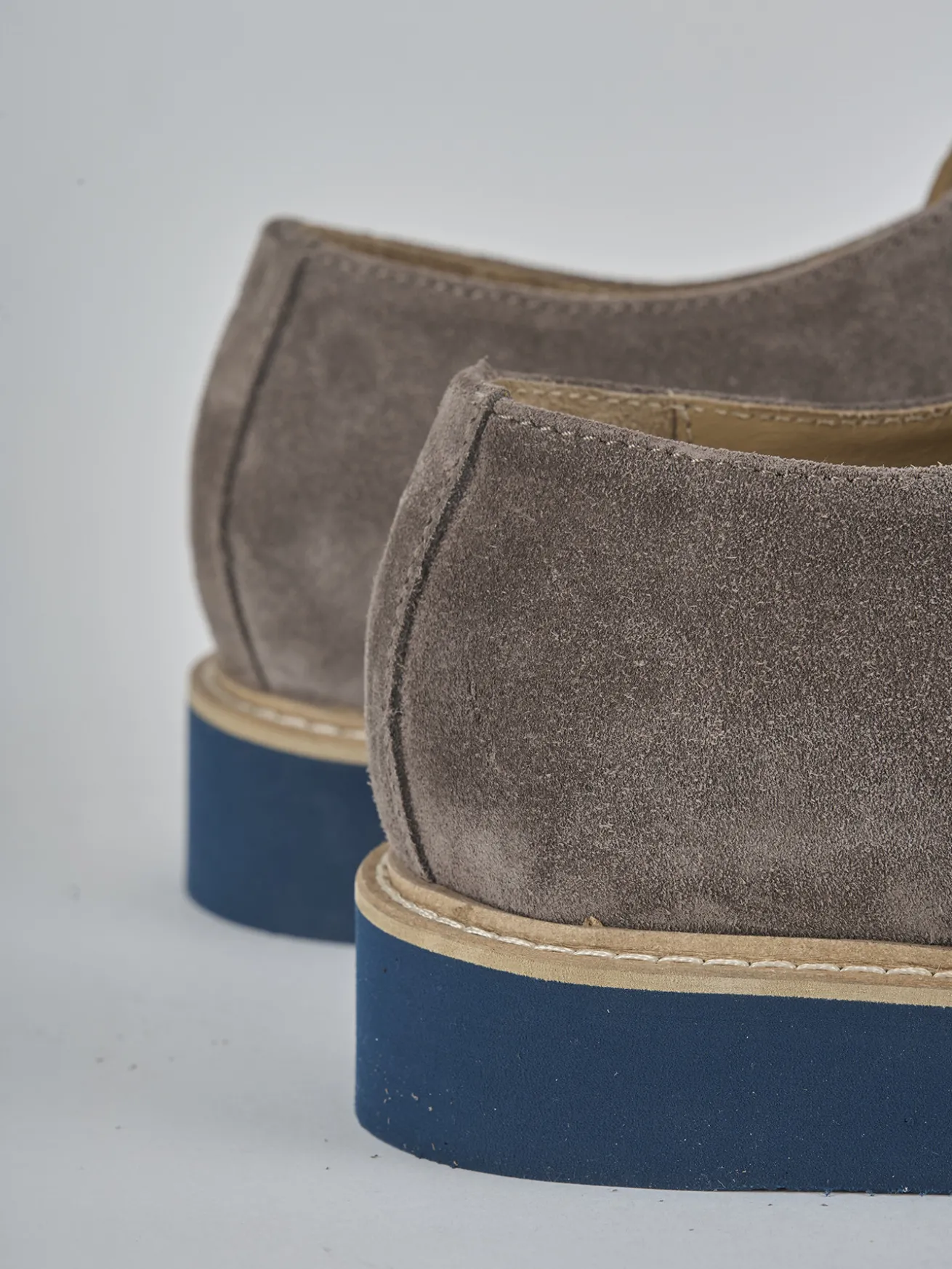 Stringate camoscio beige