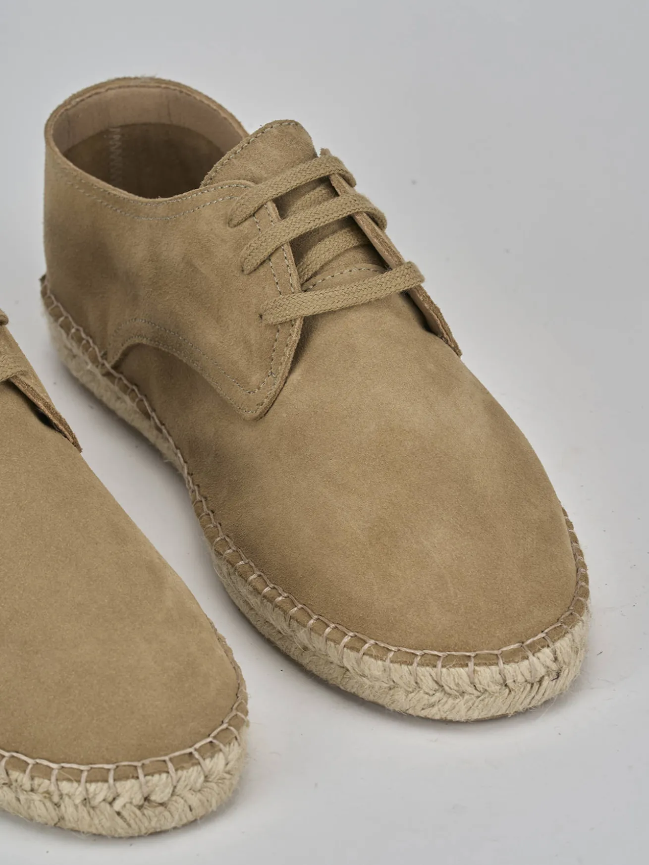 Stringate camoscio beige