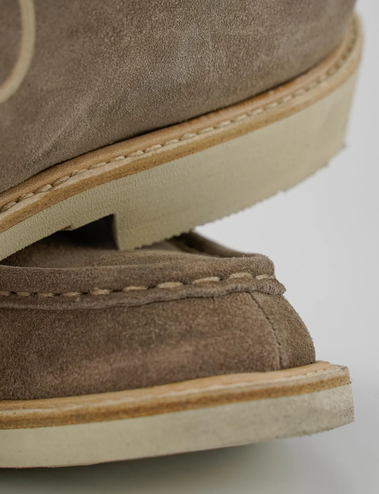 Stringate camoscio beige