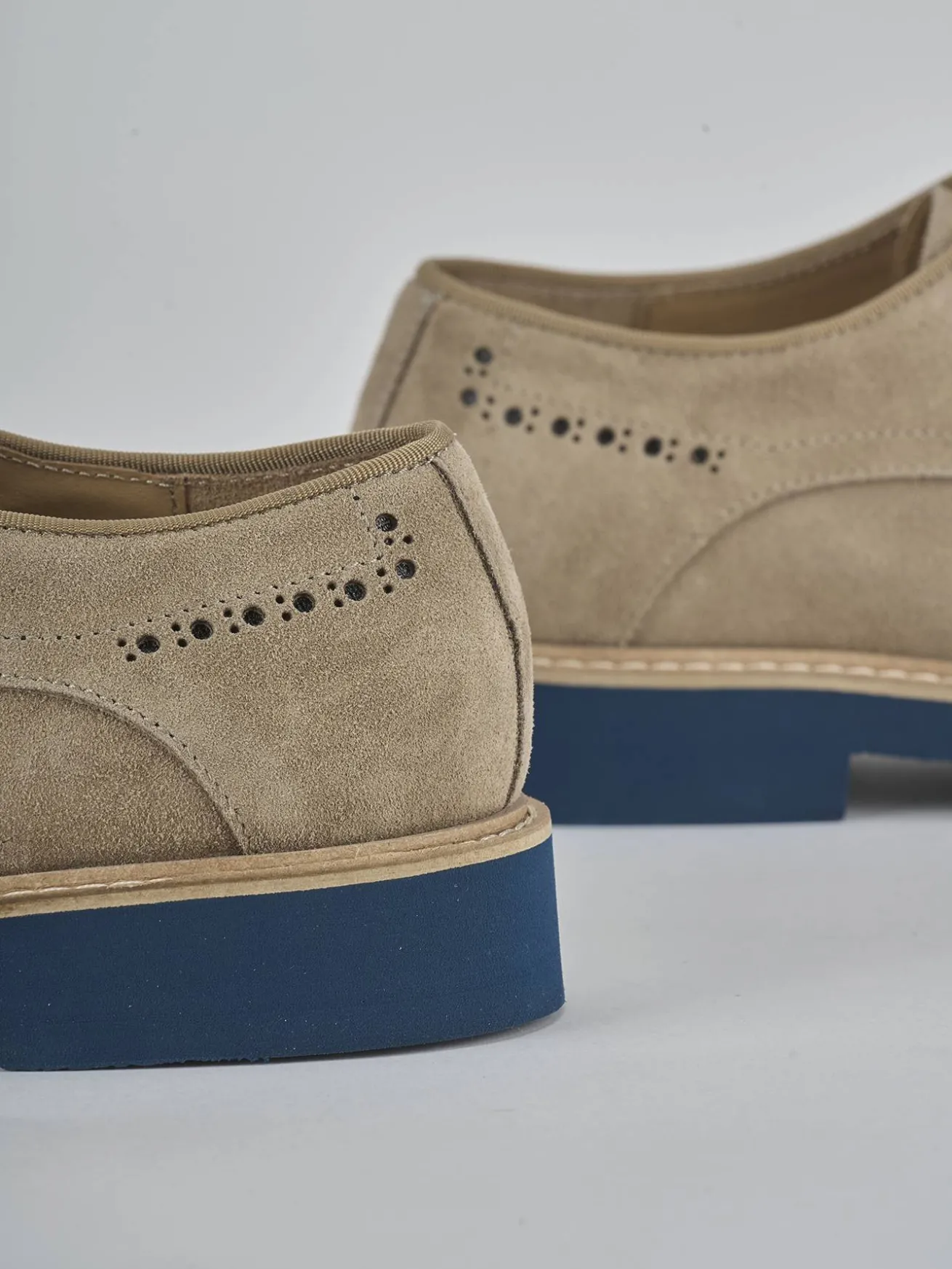 Stringate camoscio beige