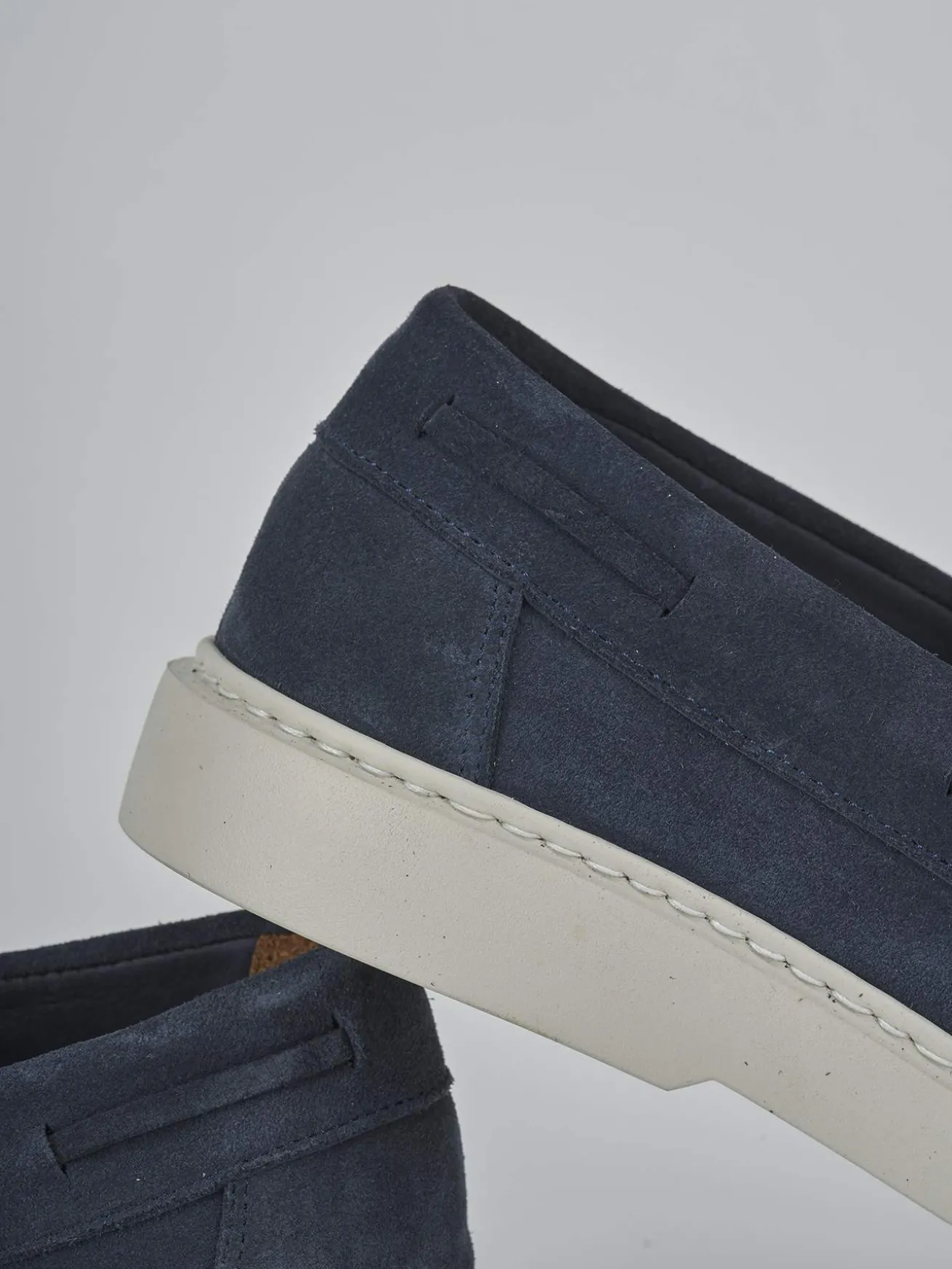 Stringate camoscio blu