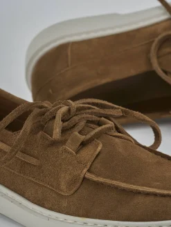 Stringate camoscio marrone