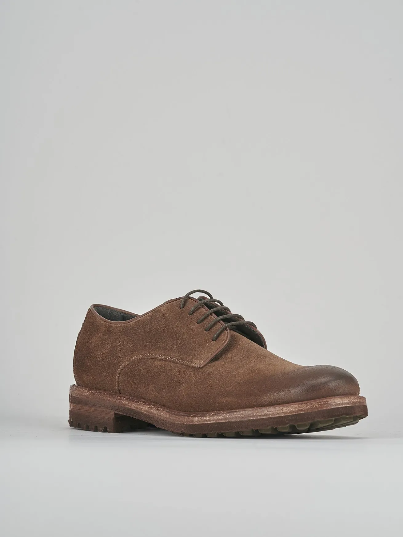 Stringate camoscio marrone