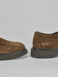 Stringate camoscio marrone