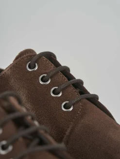 Stringate camoscio marrone