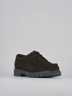 Stringate camoscio testa