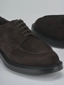 Stringate camoscio testa