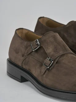 Stringate camoscio testa