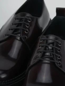 Stringate pelle bordo'