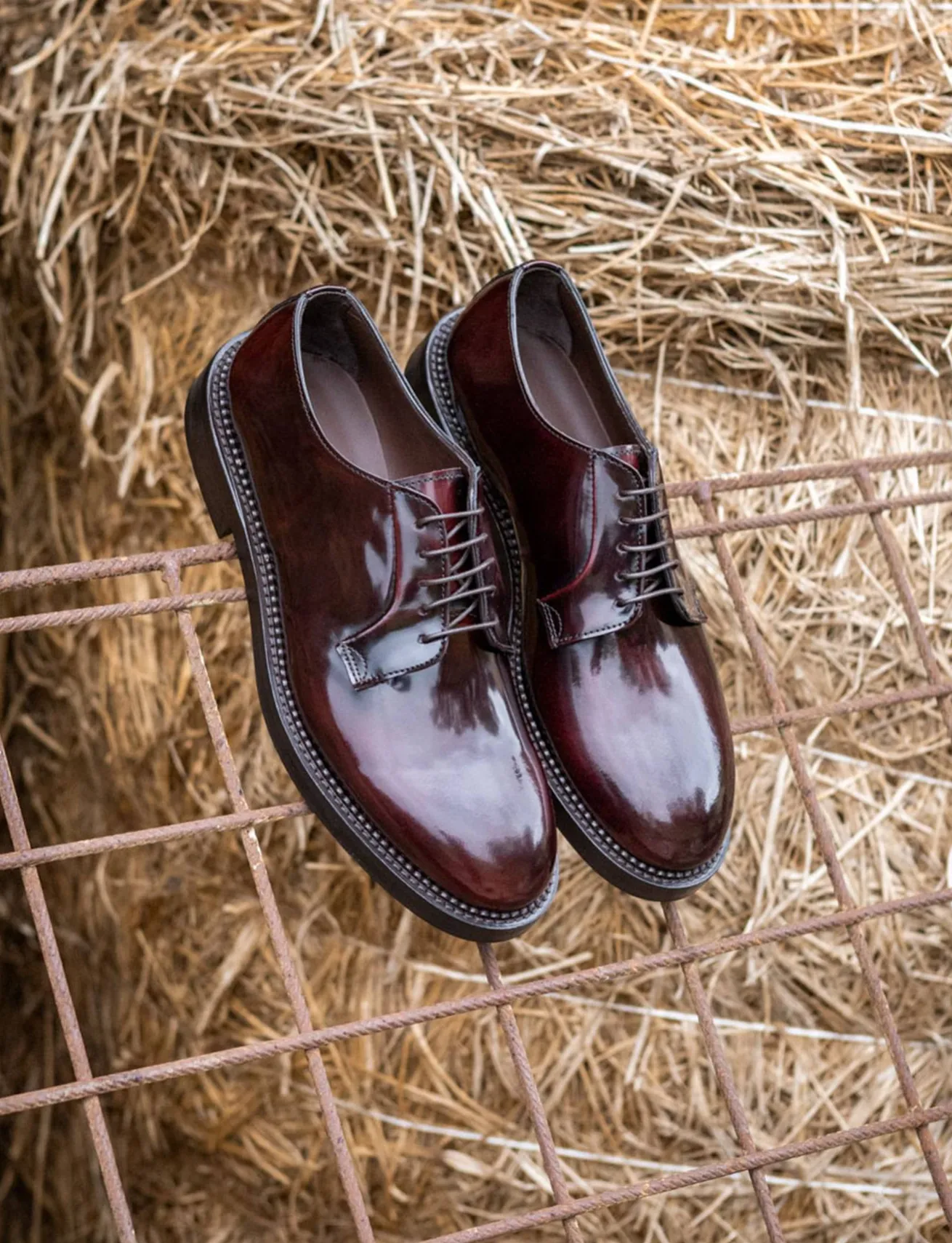 Stringate pelle bordo'