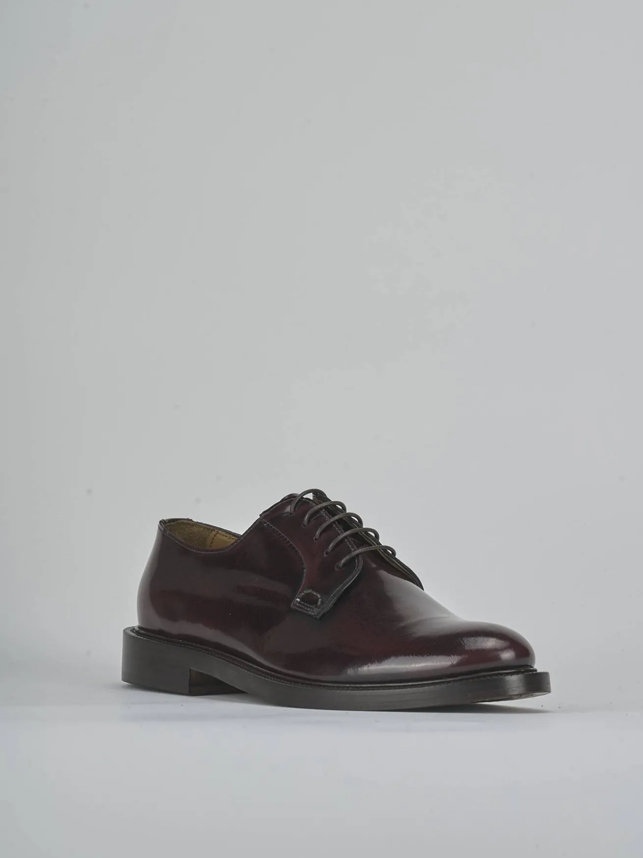 Stringate pelle bordo'