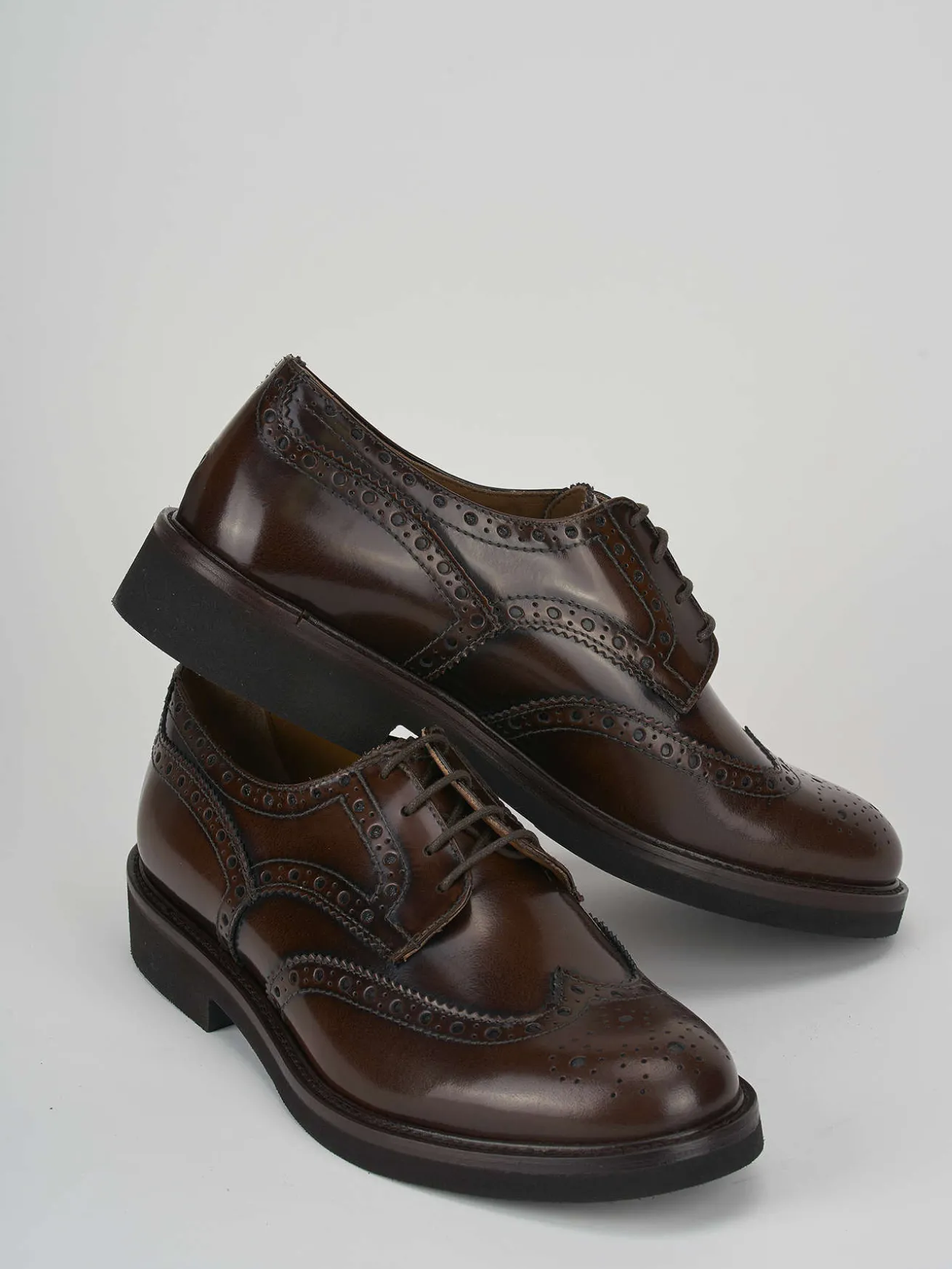 Stringate pelle marrone