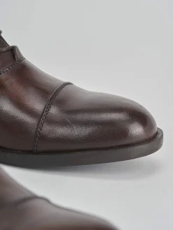 Stringate pelle marrone