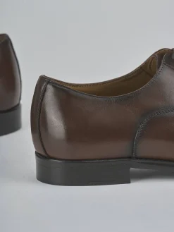 Stringate pelle marrone