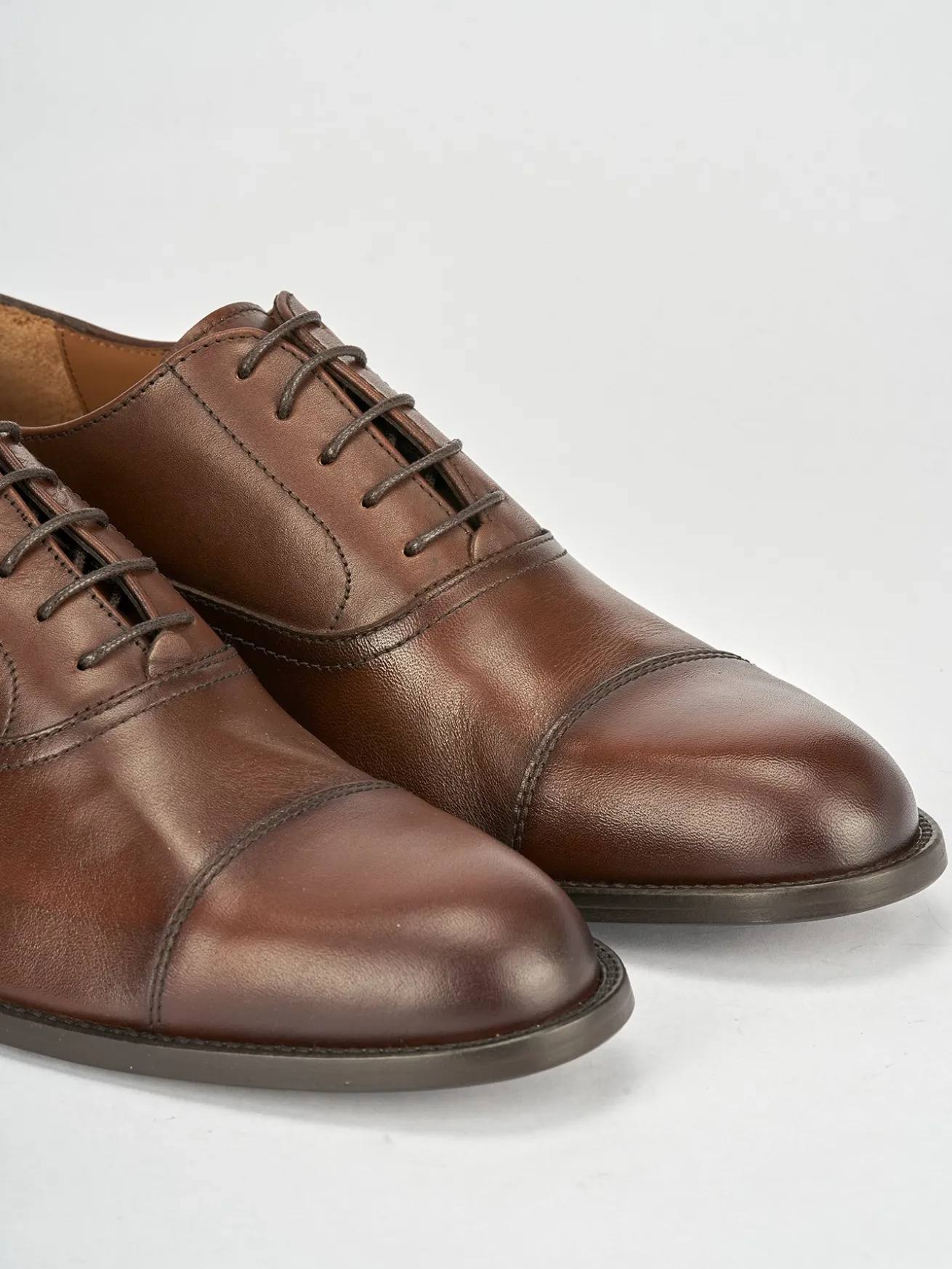 Stringate pelle marrone