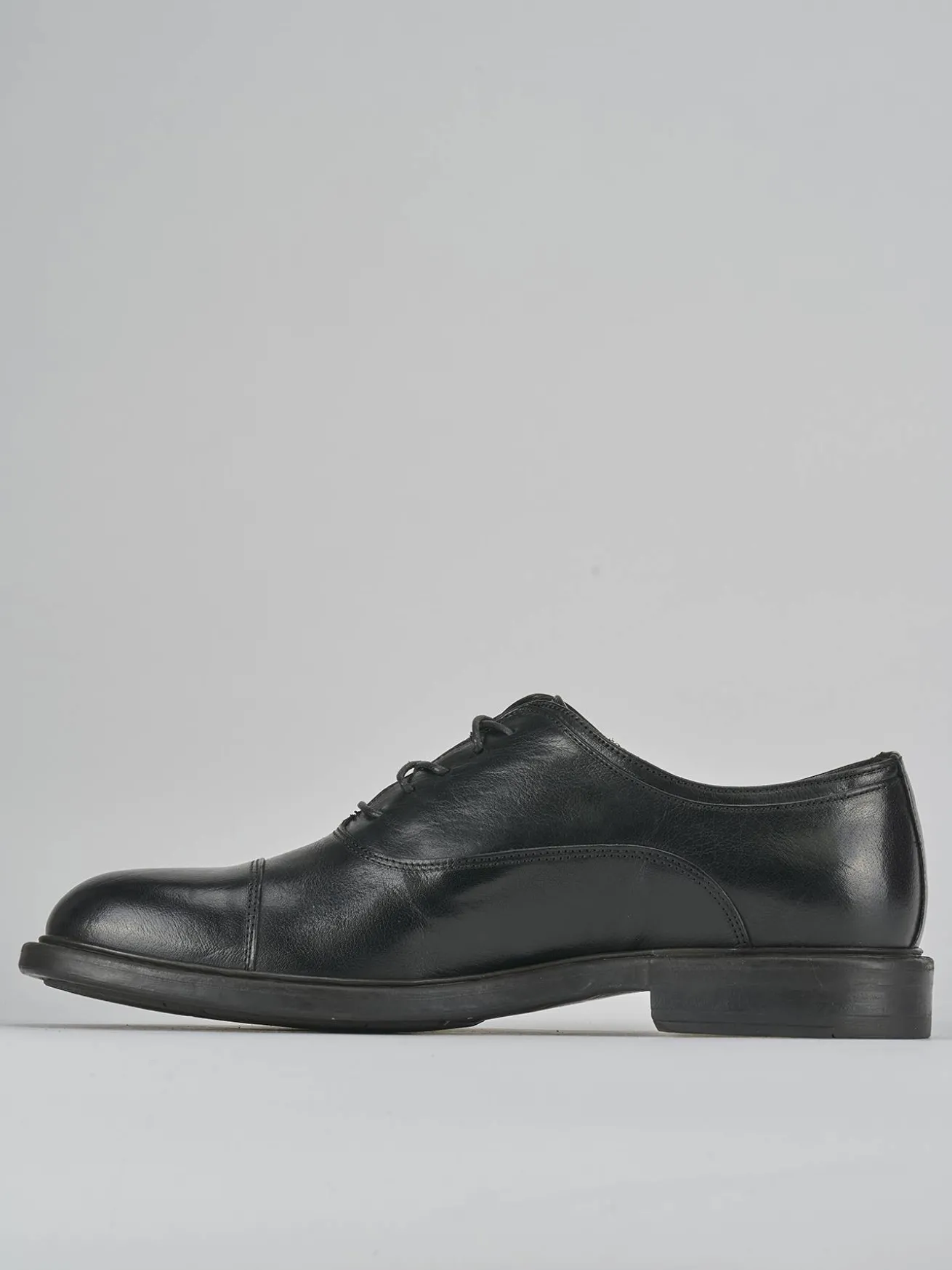 Stringate pelle nero