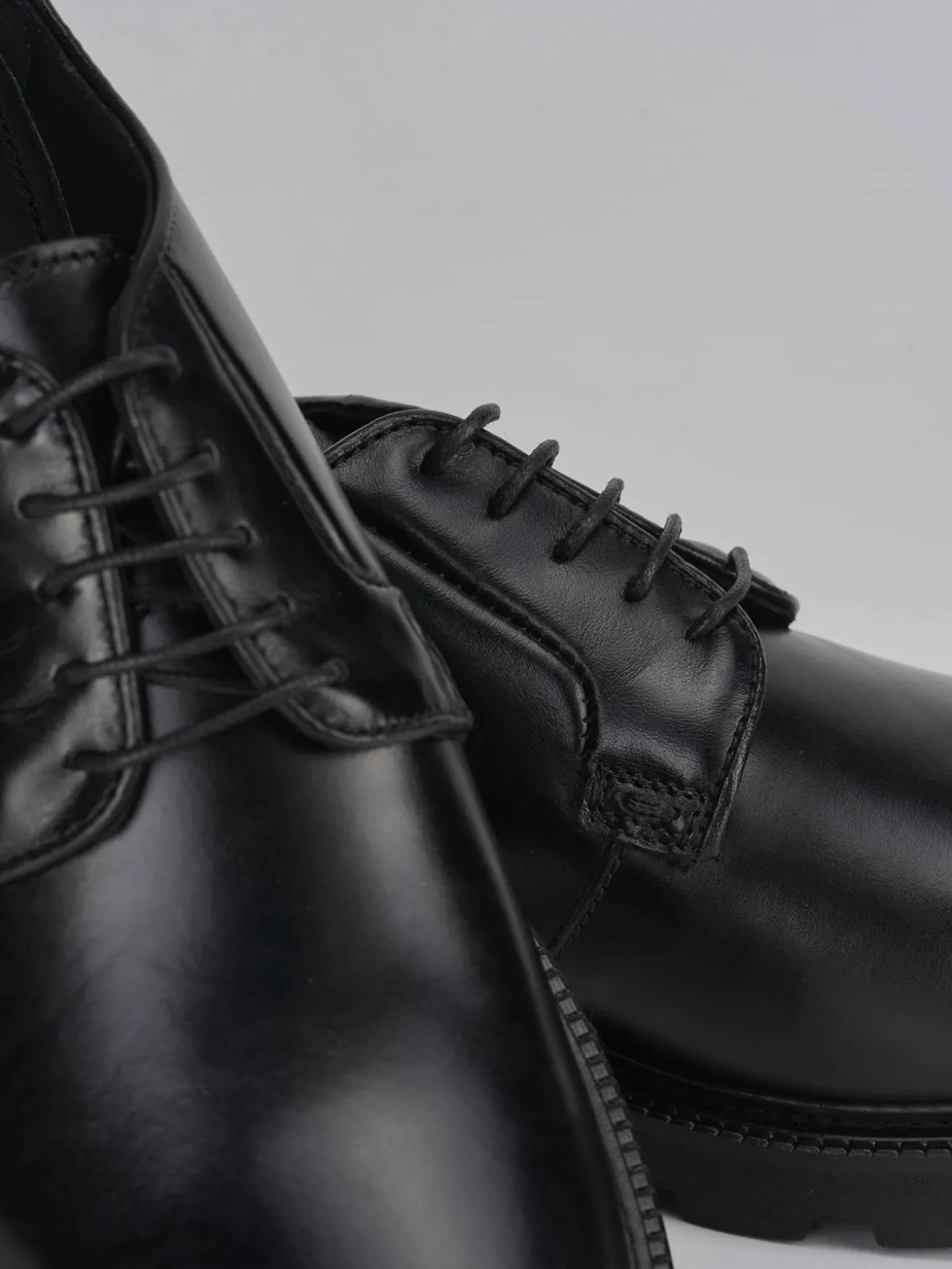 Stringate pelle nero