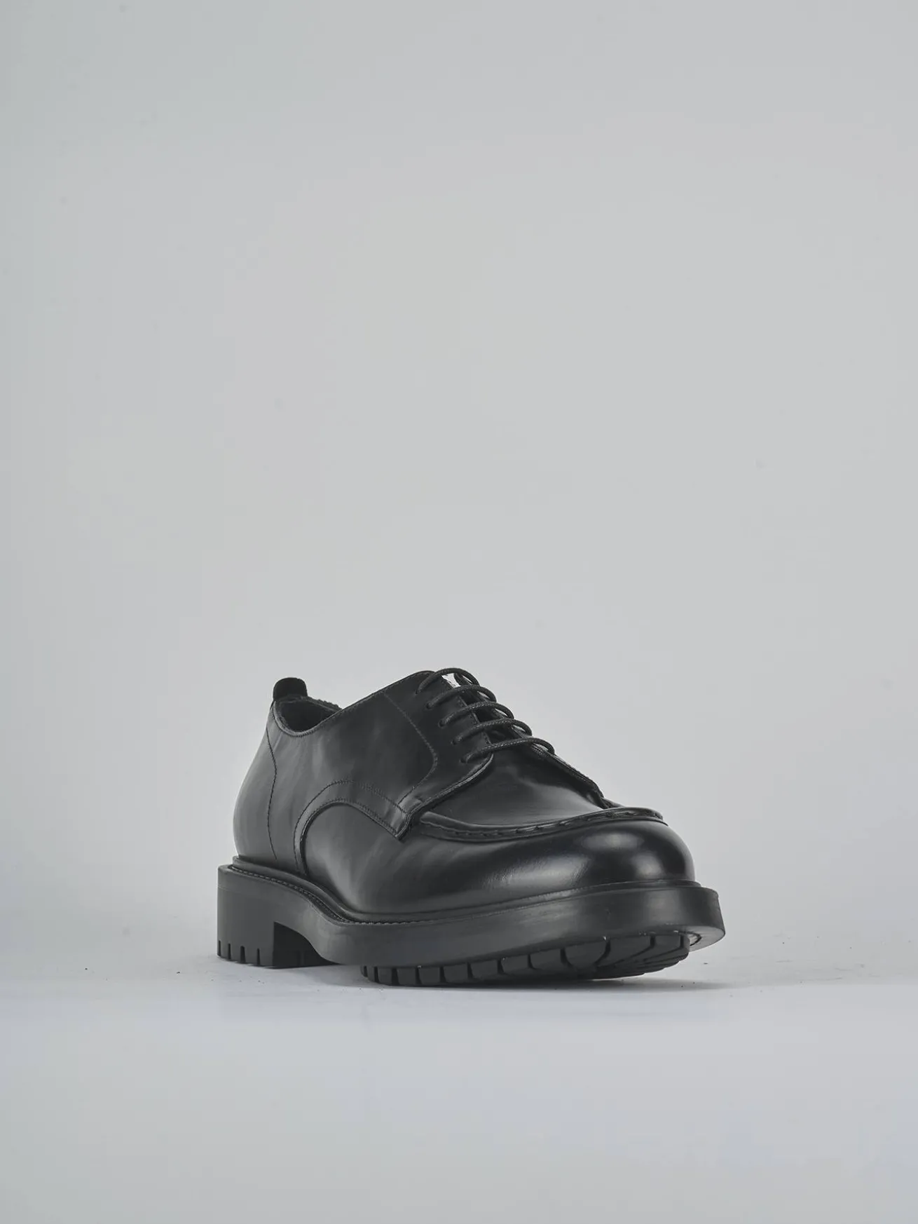 Stringate pelle nero