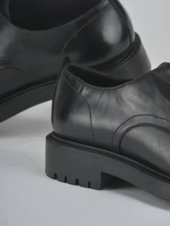 Stringate pelle nero