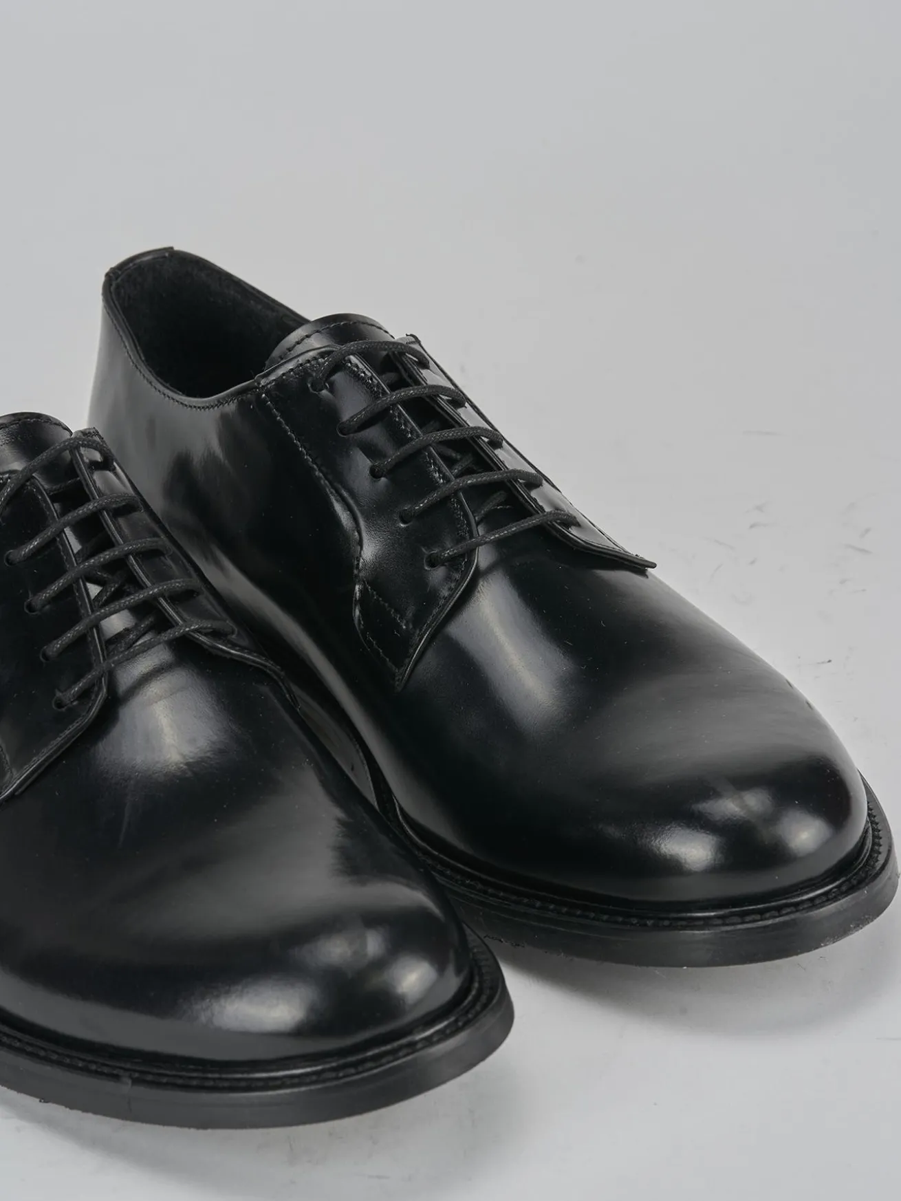 Stringate pelle nero