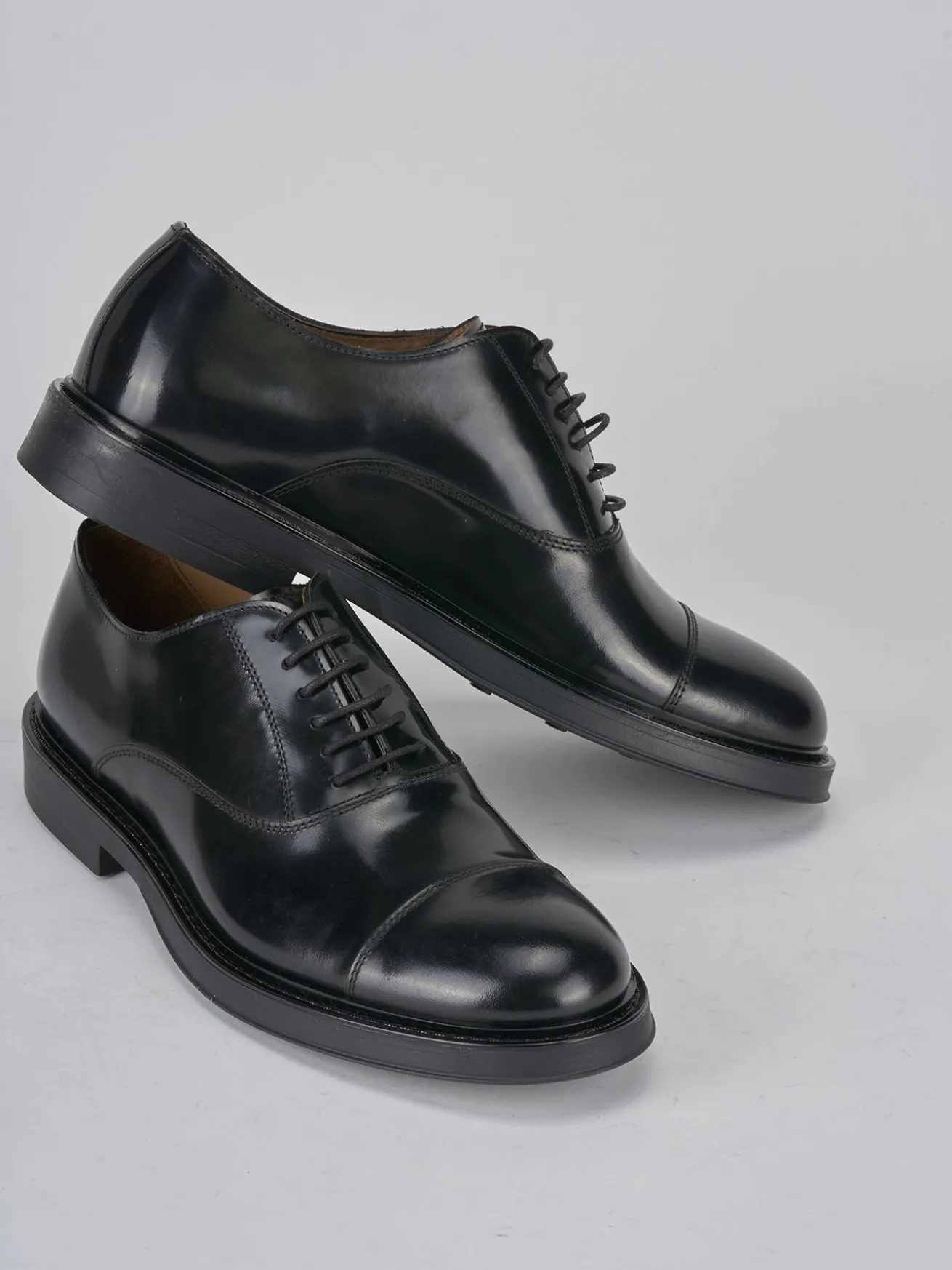 Stringate pelle nero