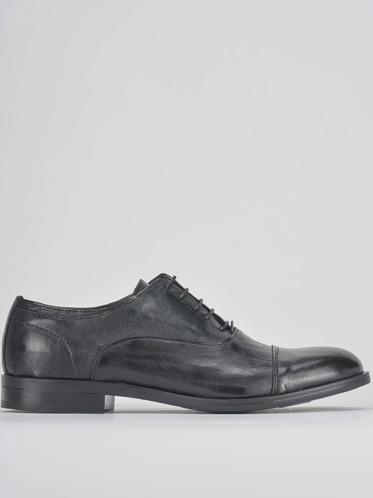 Stringate pelle nero