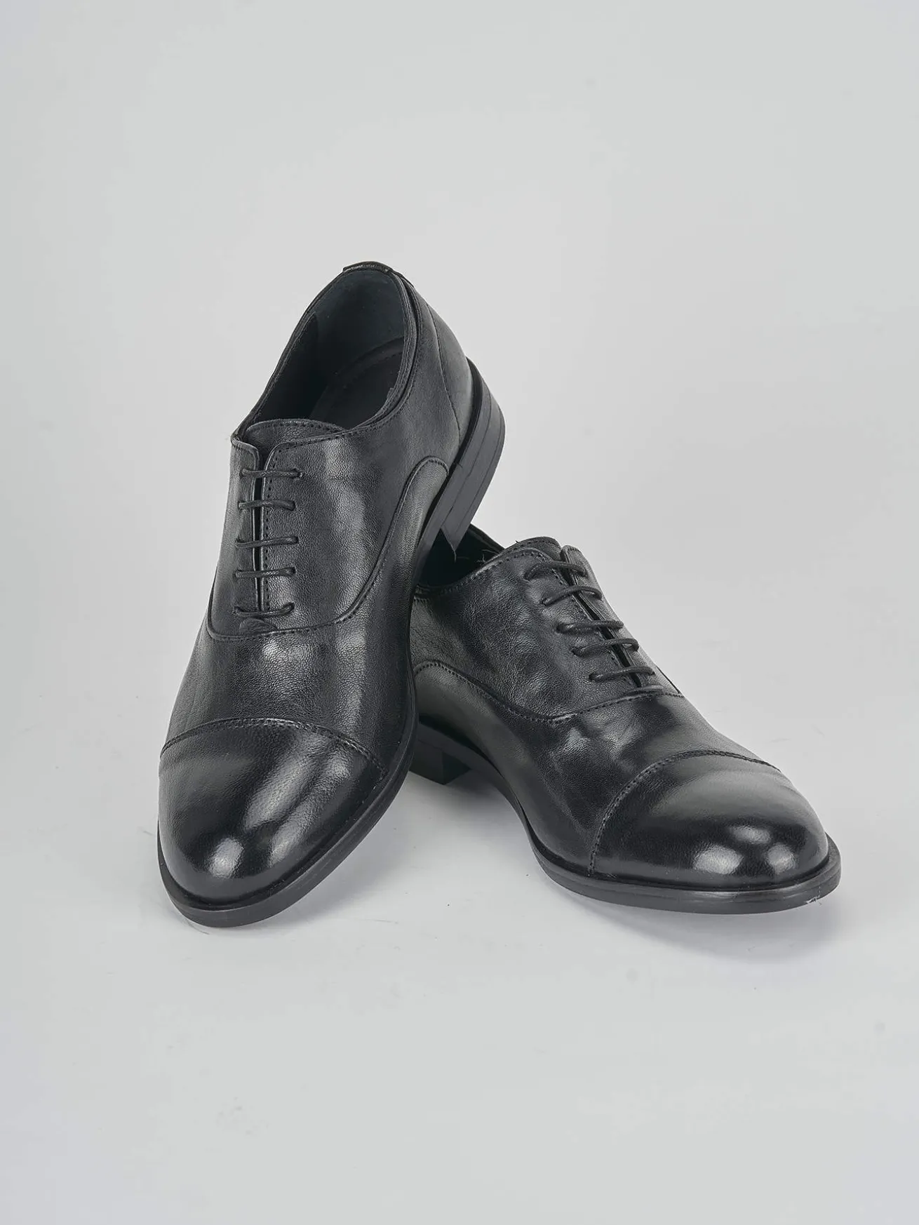 Stringate pelle nero