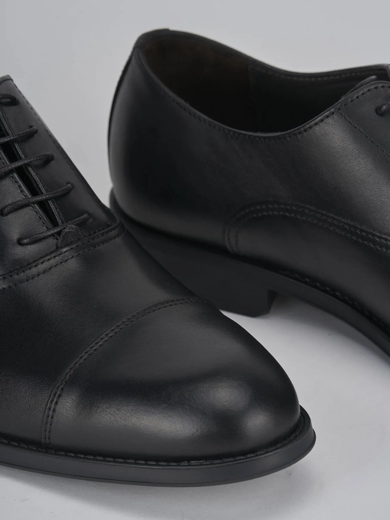 Stringate pelle nero