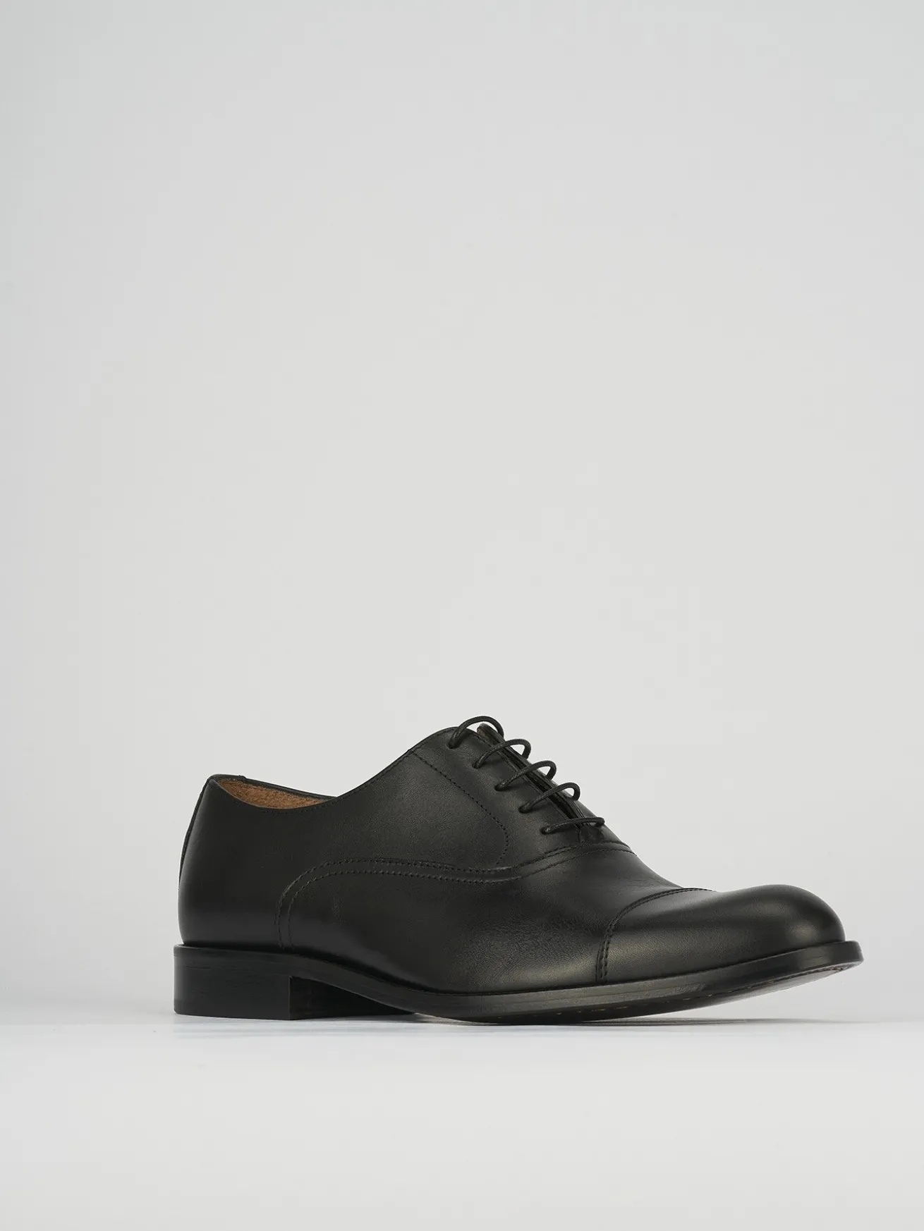 Stringate pelle nero