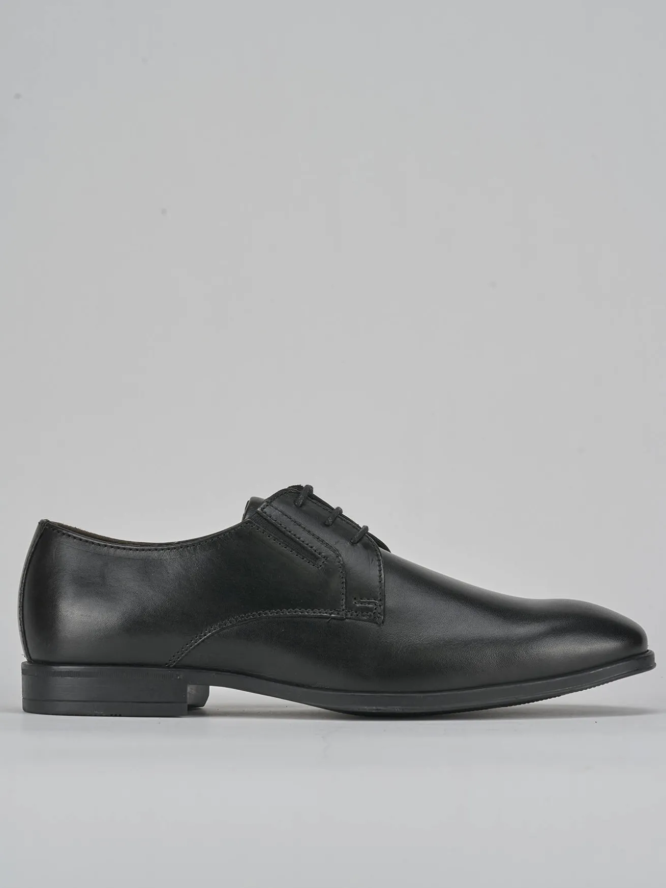 Stringate pelle nero