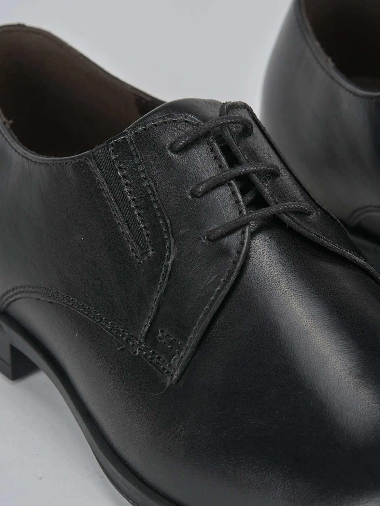 Stringate pelle nero