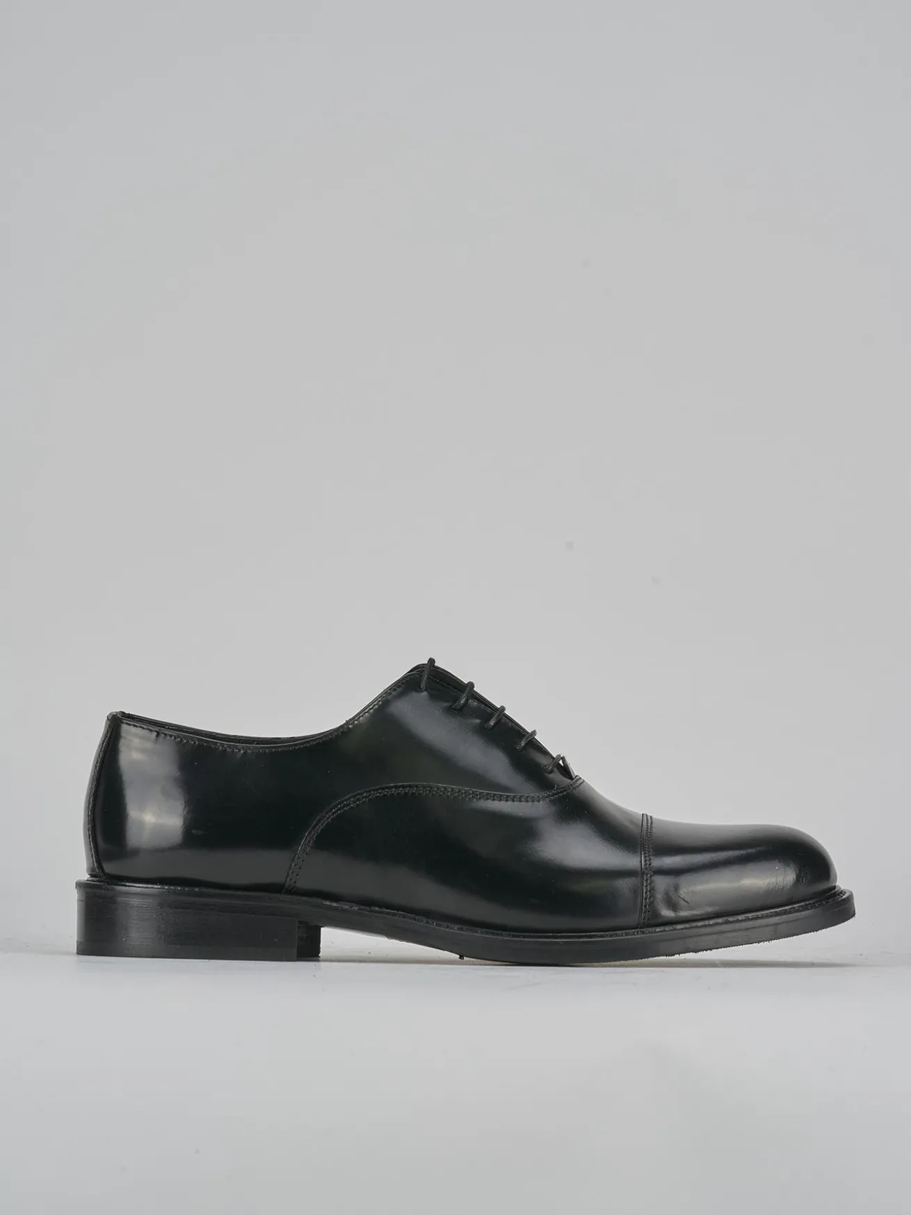 Stringate pelle nero