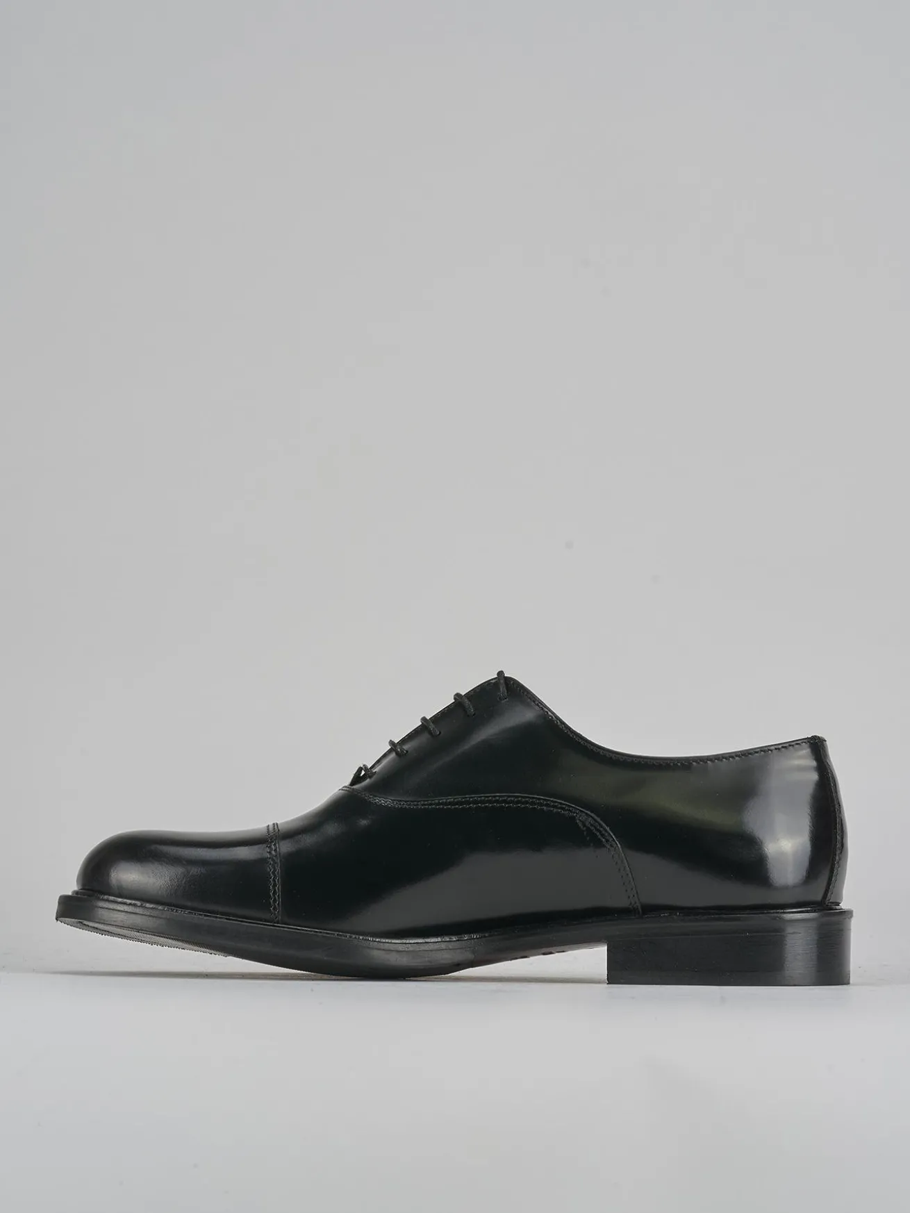 Stringate pelle nero