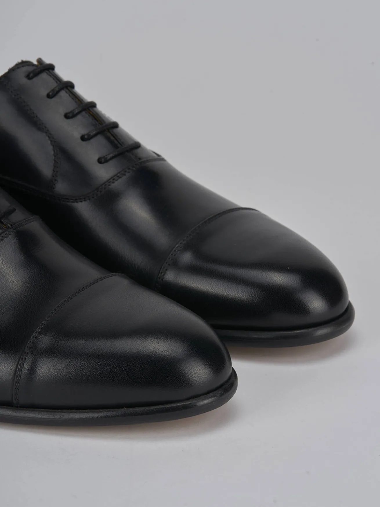 Stringate pelle nero