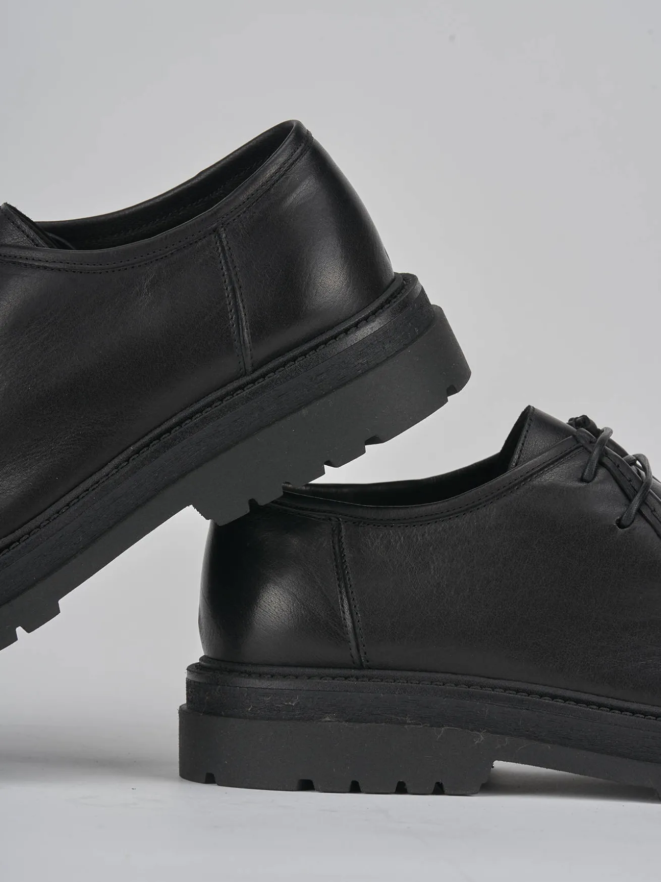 Stringate pelle nero