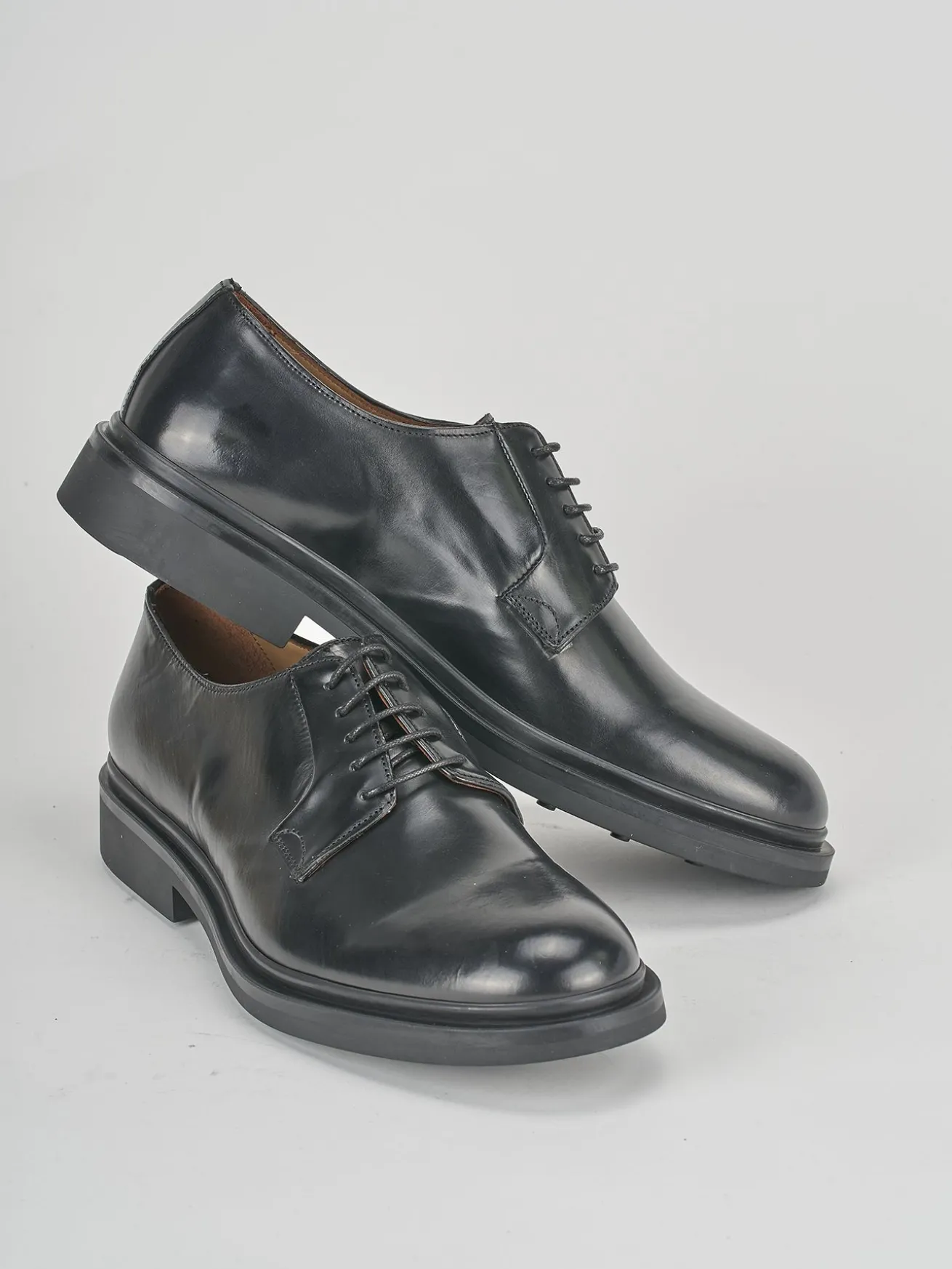 Stringate pelle nero