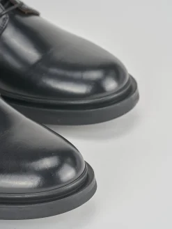 Stringate pelle nero