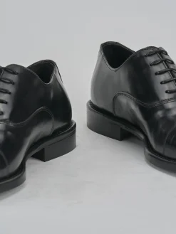 Stringate pelle nero