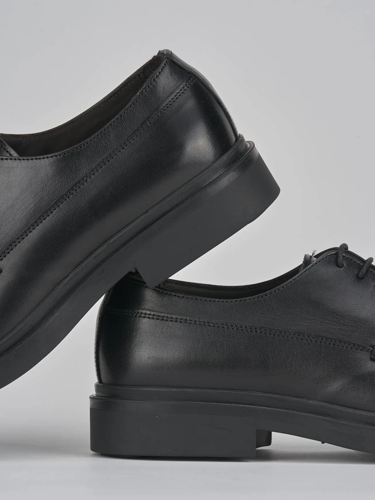 Stringate pelle nero