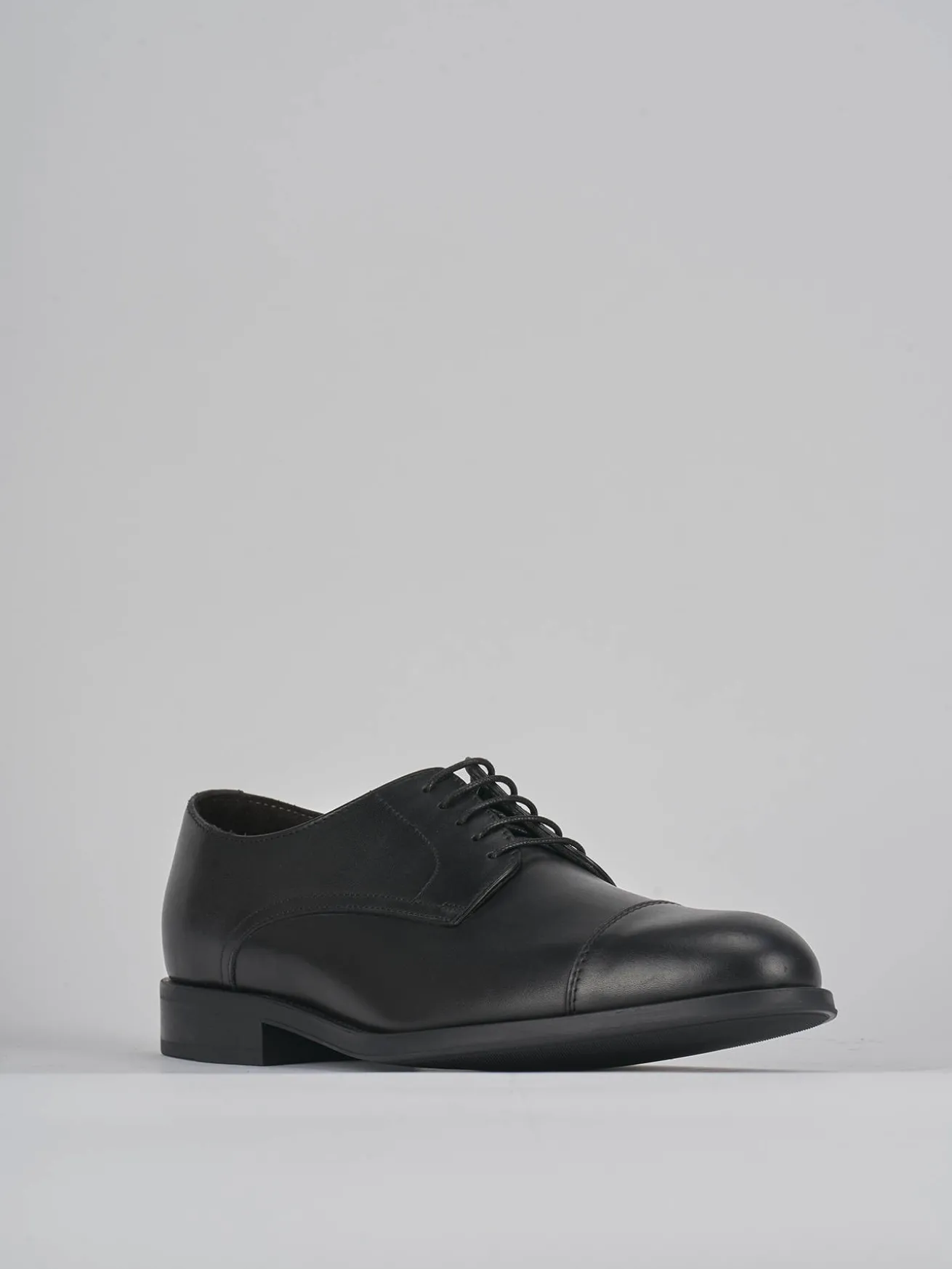 Stringate pelle nero