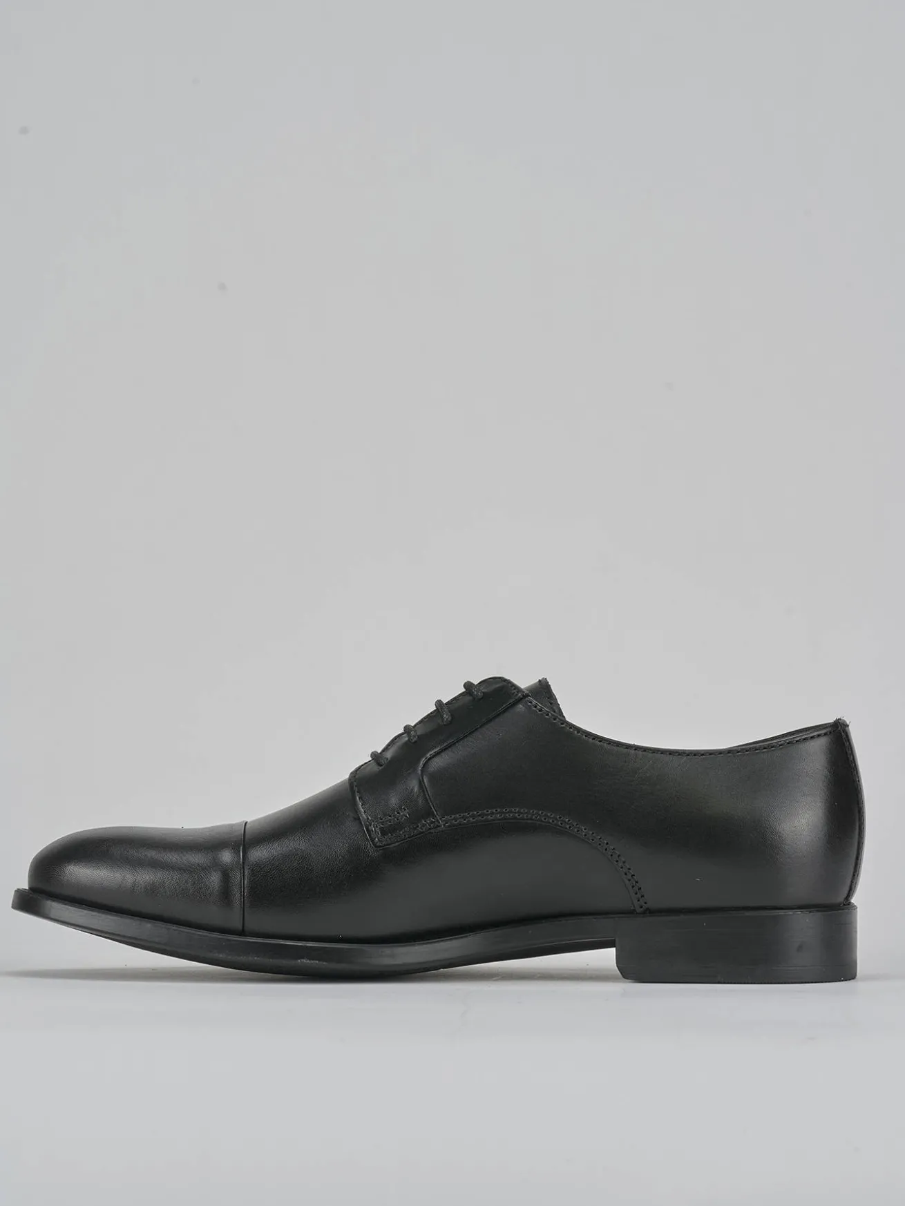 Stringate pelle nero