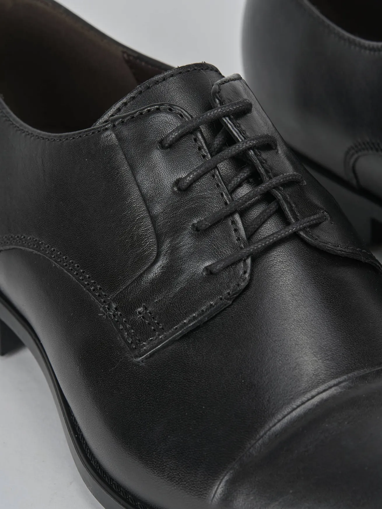 Stringate pelle nero