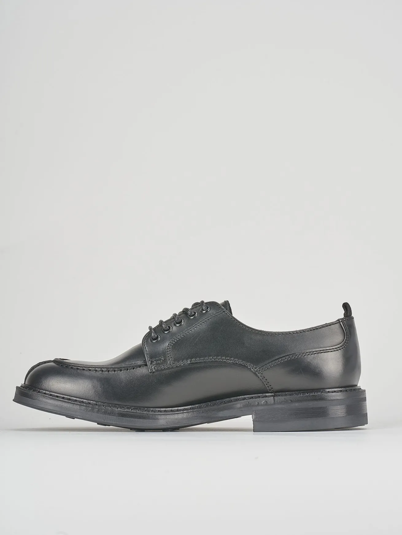 Stringate pelle nero